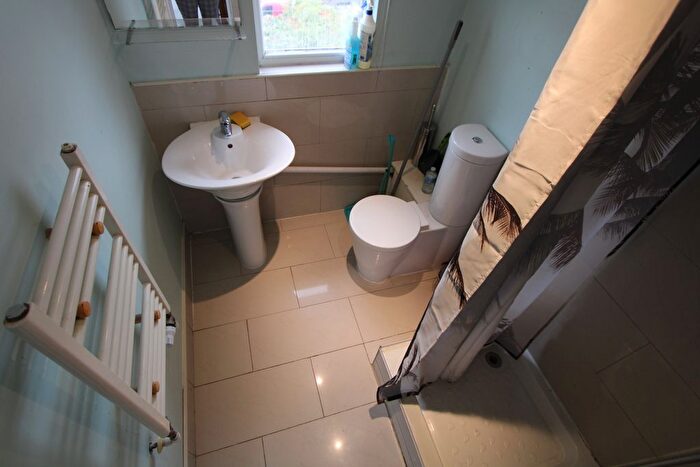 Studio To Rent In Lymington Close, Norbury/Streatham, SW16