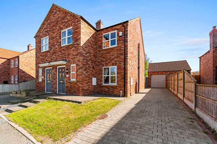 3 Bedroom Semi-Detached House For Sale In Aspen Lane, Laceby, DN37