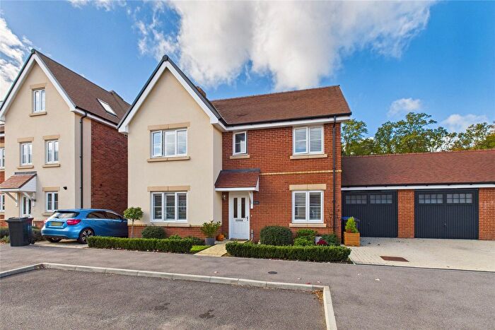 4 Bedroom Detached House For Sale In Hurst Avenue, Blackwater, Camberley, Hampshire, GU17