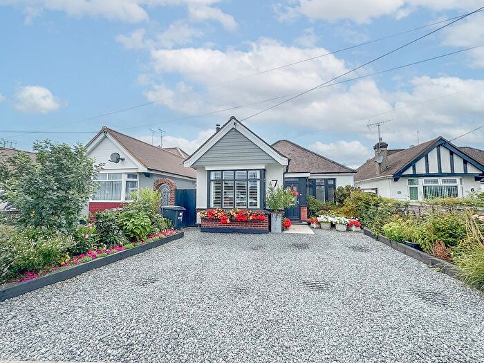 3 Bedroom Detached Bungalow For Sale In Barbara Close, Rochford, SS4