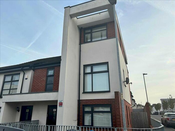 4 Bedroom Semi-Detached House To Rent In Bilsborrow Road, Manchester, M14