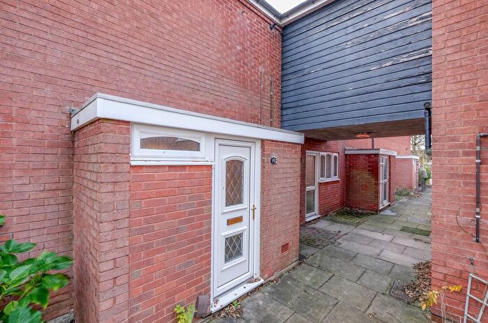 4 Bedroom Terraced House For Sale In Greenlands Avenue, Redditch, B98