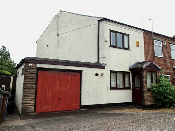 2 Bedroom Semi-Detached House To Rent In Silverdale Road, Wigan, WN5