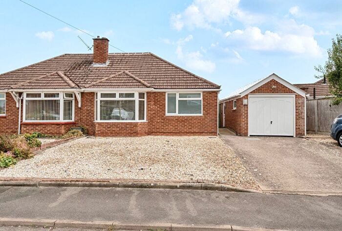 1 Bedroom Bungalow For Sale In Laura Close, Longlevens, Gloucester, Gloucestershire, GL2