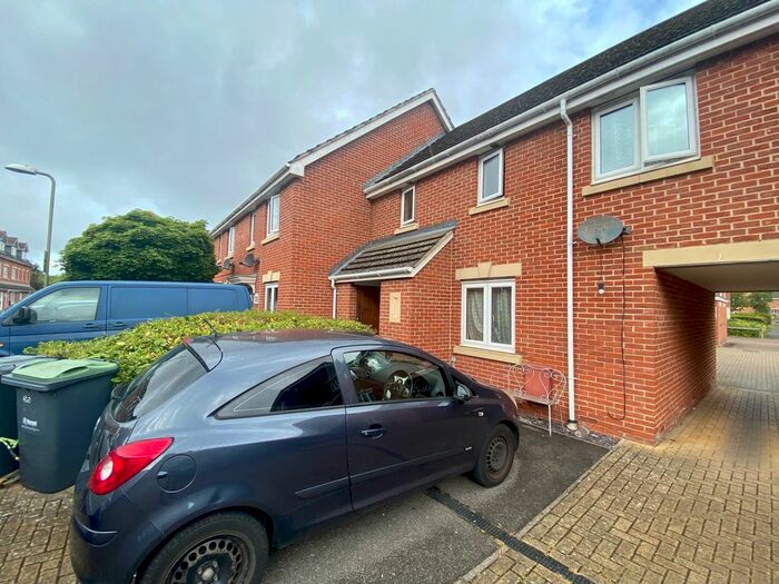 3 Bedroom Property To Rent In Little Hackets, Havant, PO9