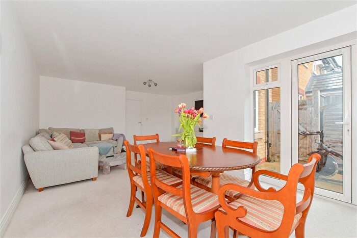 4 Bedroom End Of Terrace House For Sale In Corden Place, Codmore Hill, Pulborough, West Sussex, RH20