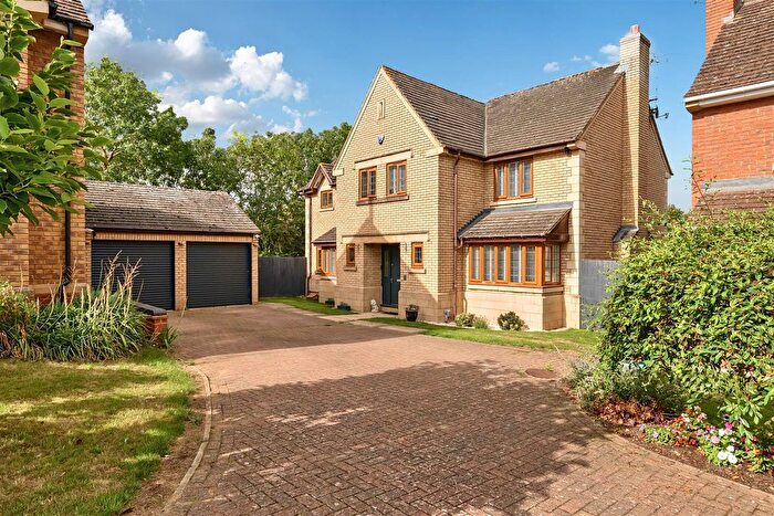 5 Bedroom Detached House For Sale In Walnut Close, Bromham, MK43
