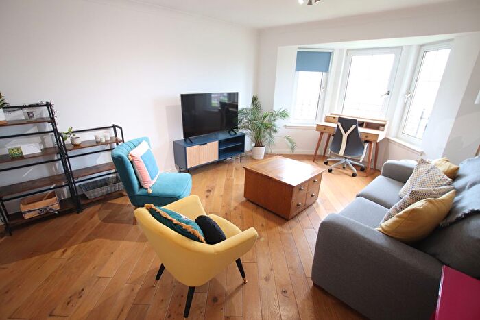 2 Bedroom Flat To Rent In Priorwood Court, Glasgow, G13