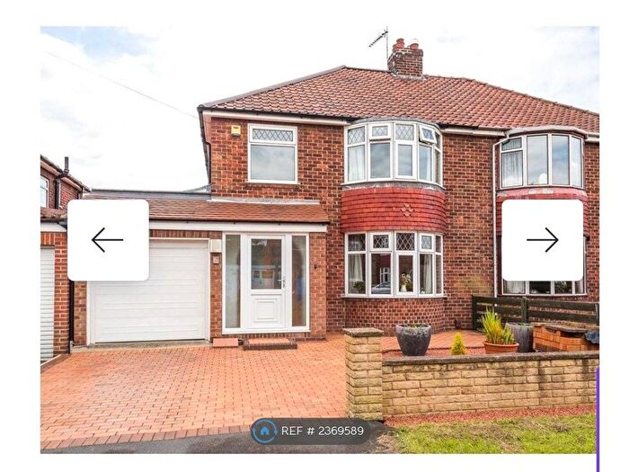 3 Bedroom Semi-Detached House To Rent In Rawcliffe Croft, York, YO30