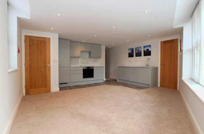 2 Bedroom Flat To Rent In The Avenue, Combe Down, Bath, BA2