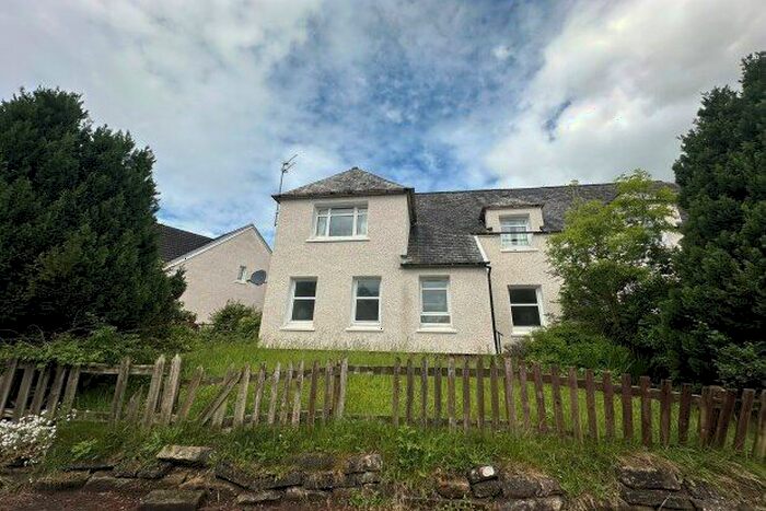 3 Bedroom Flat To Rent In Birch Avenue, Glasgow, G76