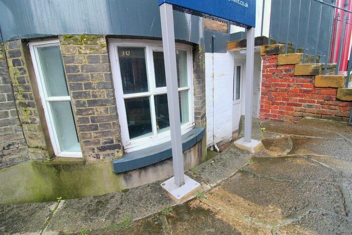 1 Bedroom Flat To Rent In York Place, Scarborough, YO11