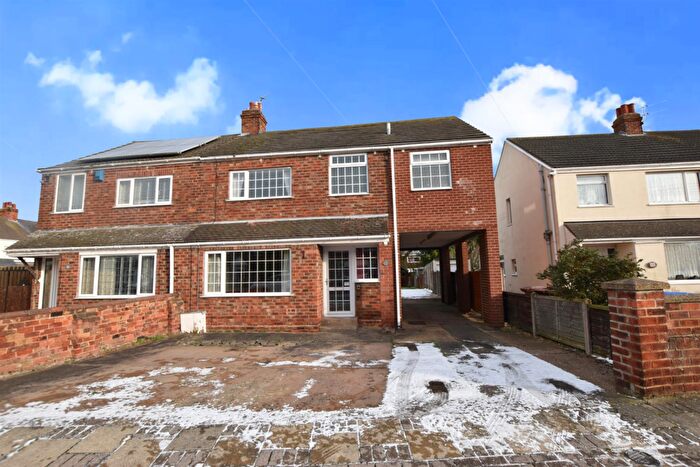 4 Bedroom Semi-Detached House For Sale In Walker Avenue, Scartho, Grimsby, DN33