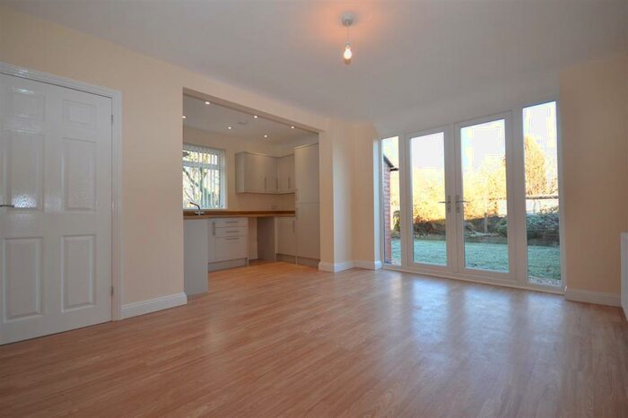 3 Bedroom Semi-Detached House To Rent In Norton Drive, Stoke On Trent, Staffordshire, ST6