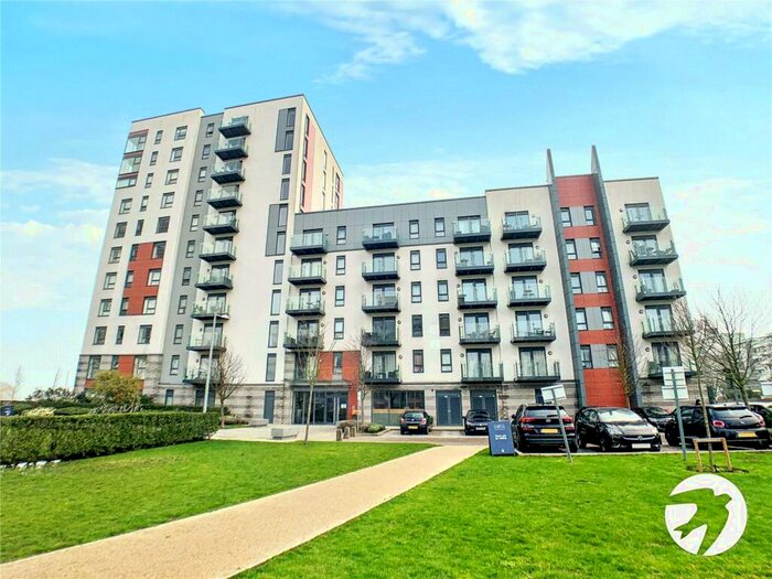 1 Bedroom Flat To Rent In Pearl Lane, Gillingham, Kent, ME7