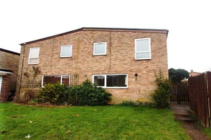 3 Bedroom Semi-Detached House To Rent In Dawley, Welwyn Garden City, AL7