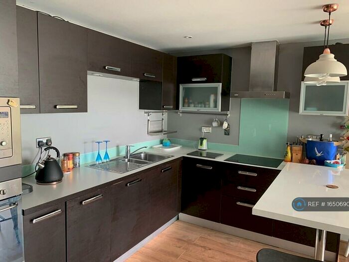 2 Bedroom Flat To Rent In Windward Court, London, E16