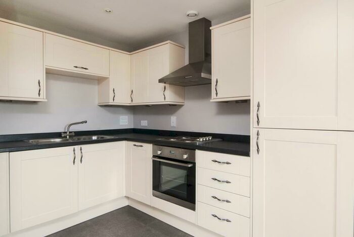 2 Bedroom Flat To Rent In Pool Barton, Keynsham, BS31
