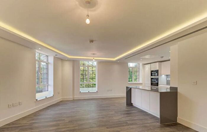 2 Bedroom Apartment To Rent In Chandos Way, Hampstead Garden Suburb, NW11