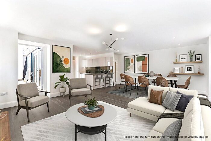 3 Bedroom Flat For Sale In Sovereign Place, Tunbridge Wells, Kent, TN4
