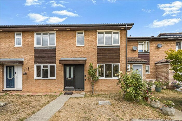 3 Bedroom Terraced House For Sale In Briar Close, Hampton, TW12