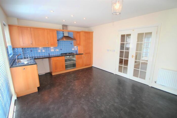 5 Bedroom Property To Rent In Tower View, Chartham, Canterbury, CT4