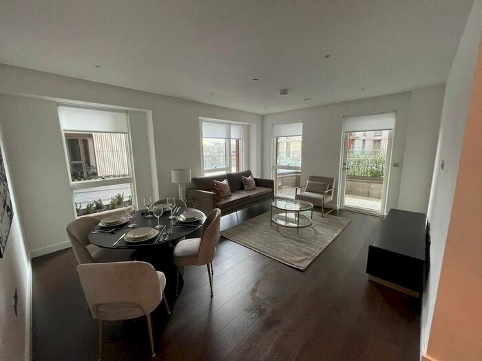 2 Bedroom Flat To Rent In Lexington Gardens (Nine Elms), Ponton Road, SW8