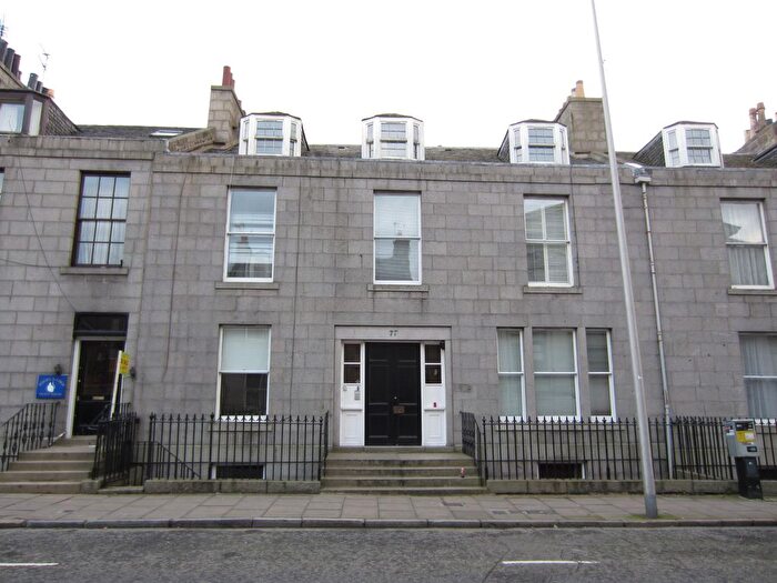 2 Bedroom Flat To Rent In Crown Street, Aberdeen, AB11