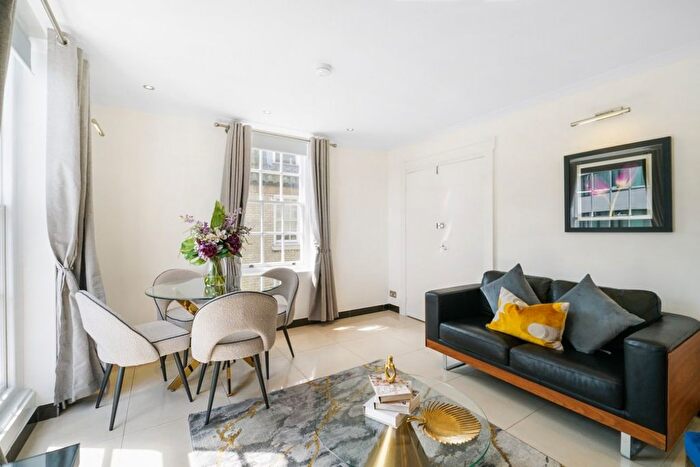 3 Bedroom Flat To Rent In Great Cumberland Place, London, W1H
