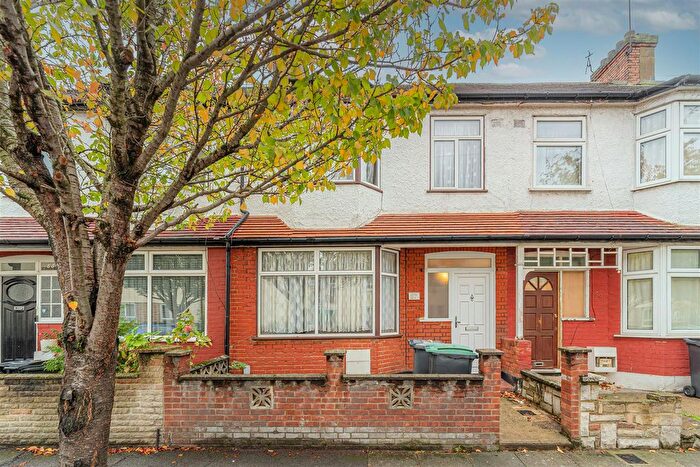 3 Bedroom Property For Sale In Ladysmith Road, London, N17