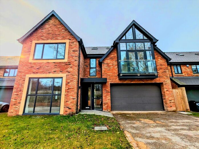 6 Bedroom Detached House To Rent In Willow Gate, Fulwood, Preston, PR2
