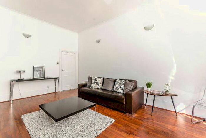 2 Bedroom Flat To Rent In Penywern Road, South Kensington, London, SW5