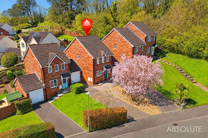 3 Bedroom Link Detached House For Sale In Curlew Close, Torquay, TQ2