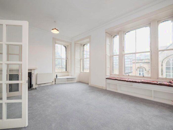 3 Bedroom Flat To Rent In Castle Terrace, City Centre, EH1