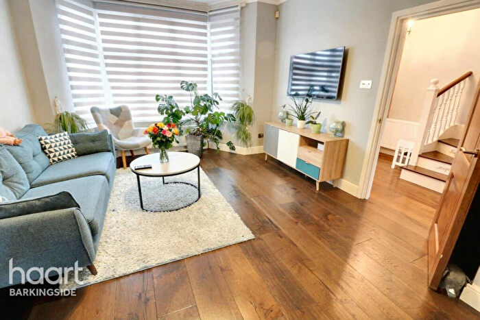 5 Bedroom Semi-Detached House For Sale In Hamilton Avenue, Barkingside, IG6