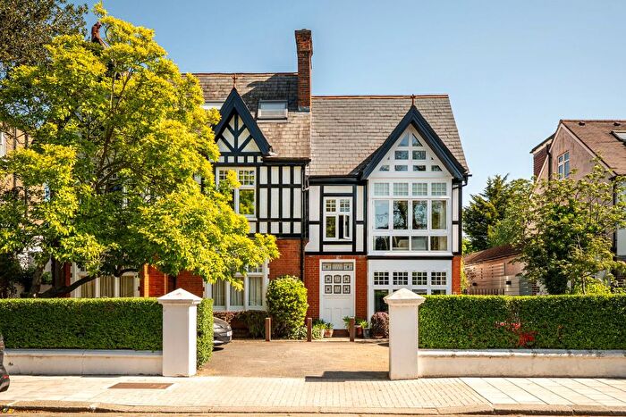 2 Bedroom Flat For Sale In Grove Park Road, London, W4