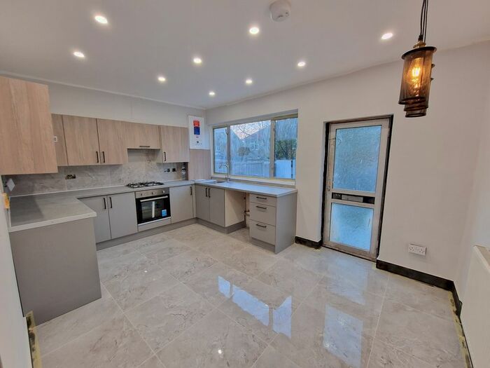 3 Bedroom Terraced House To Rent In Oldberry Road, Edgware, HA8