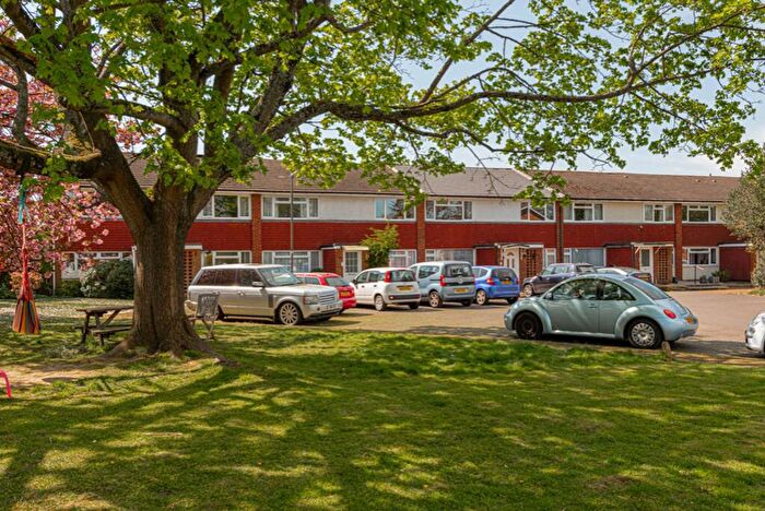 3 Bedroom Maisonette For Sale In Moat Court, Ashtead, KT21