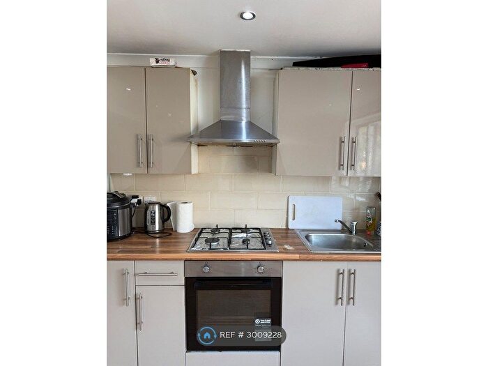 1 Bedroom Flat To Rent In Hoe St, London, E17