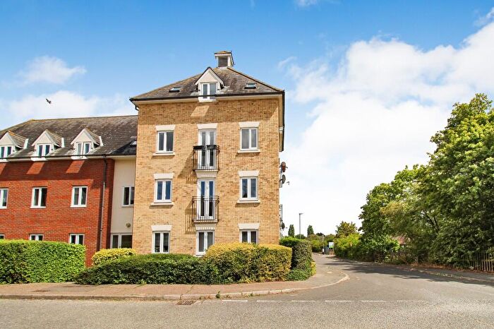 2 Bedroom Apartment For Sale In Gandalfs Ride, CM3