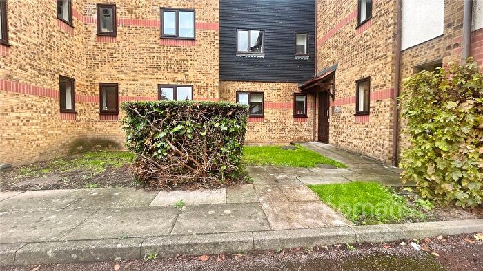 Studio For Sale In Betjeman Court, Bentinck Road, Yiewsley, UB7