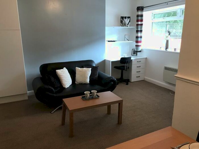 1 Bedroom Flat To Rent In Cumberland Court, LS6