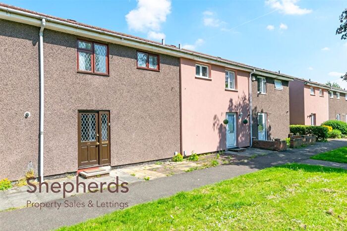 3 Bedroom Terraced House For Sale In Fishers Close, Waltham Cross, EN8