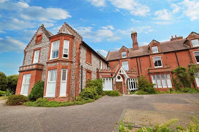 2 Bedroom Apartment For Sale In Overstrand Road, Cromer, NR27