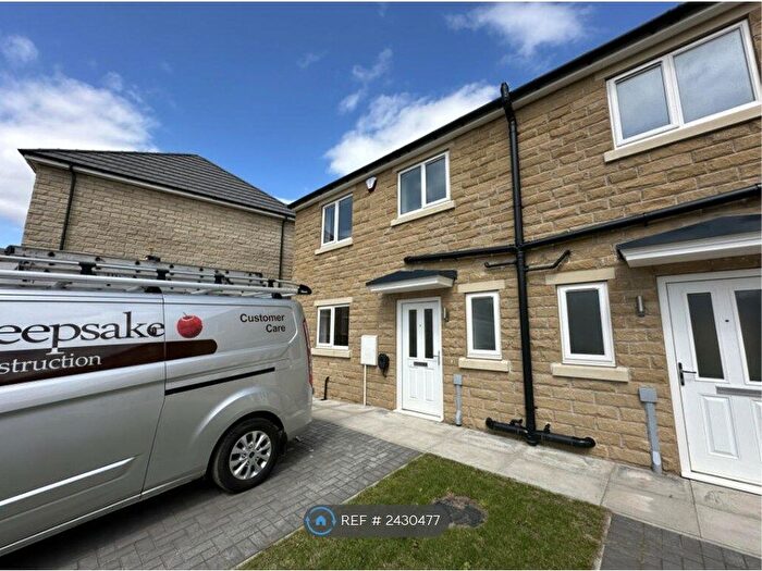 3 Bedroom Semi-Detached House To Rent In Saddle Close, Bradford, BD2