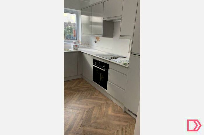 2 Bedroom Maisonette To Rent In Meadow Close, London Colney, St Albans, Hertfordshire, AL2