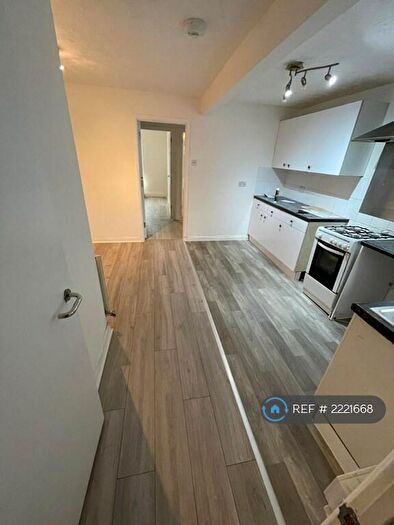 3 Bedroom Flat To Rent In Frindsbury Road, Rochester, ME2