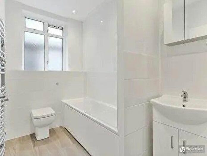 1 Bedroom Flat To Rent In Flat, Warren Court, Euston Road, London, NW1