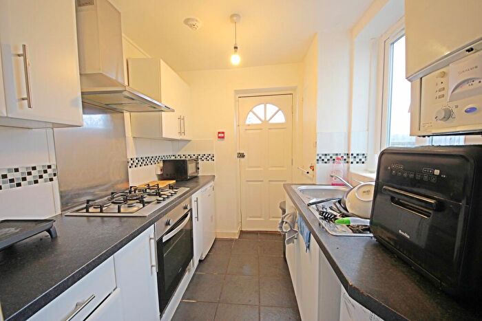 4 Bedroom House To Rent In South View Place, Bournemouth, BH2