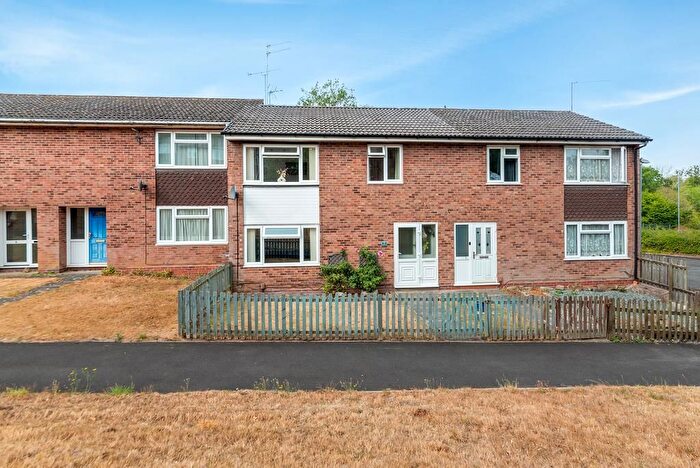 3 Bedroom Terraced House For Sale In Banners Lane, Redditch, B97